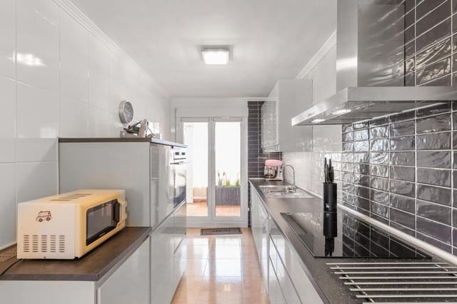 2 soverom Penthouse til salgs i Villamartín - Las Filipinas, Orihuela med svømmebasseng garasje - € 299 900 (Ref: 9240253)