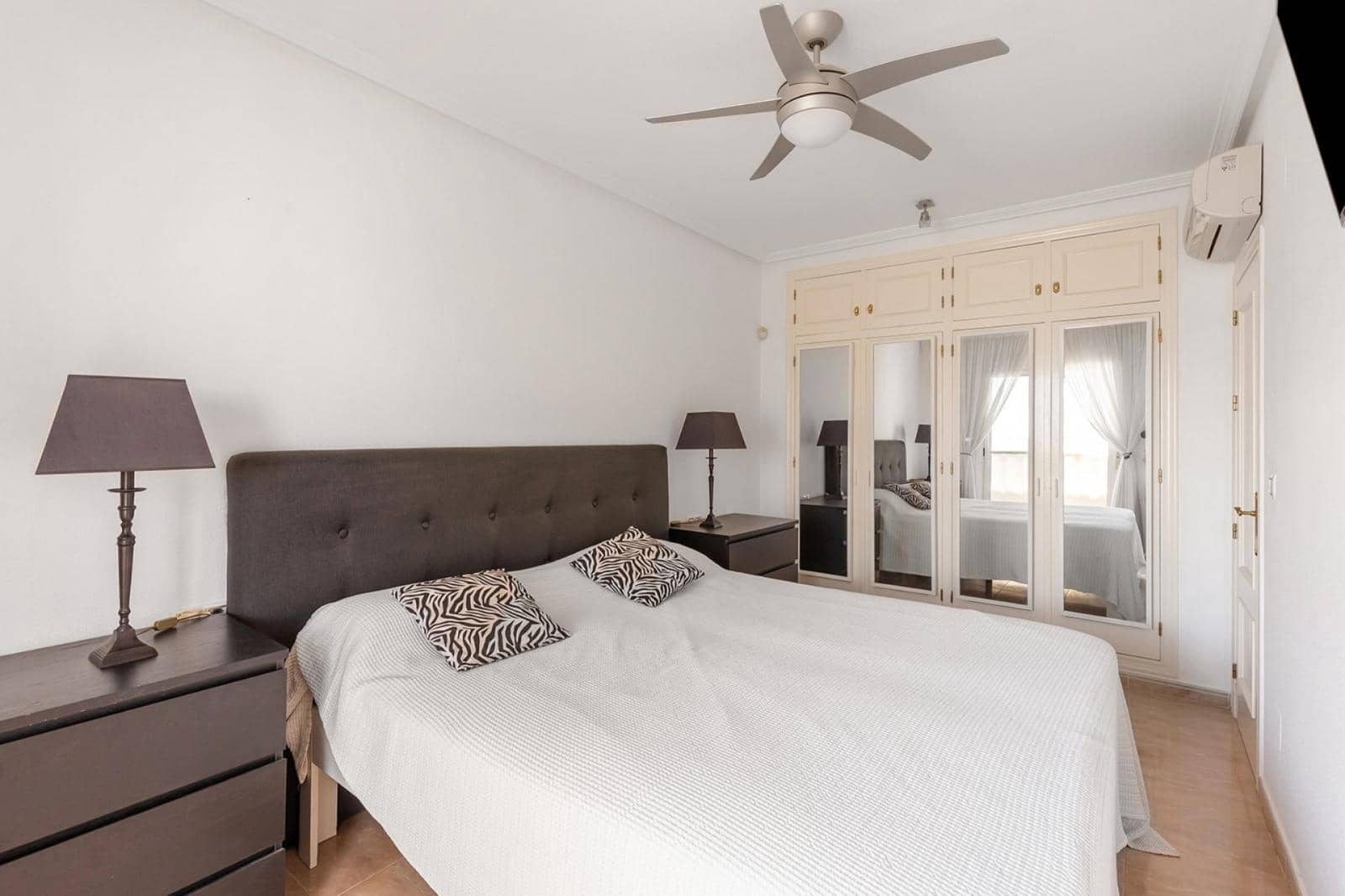 2 slaapkamer Penthouse te koop in Orihuela Costa met zwembad garage - € 299.900 (Ref: 9240253)