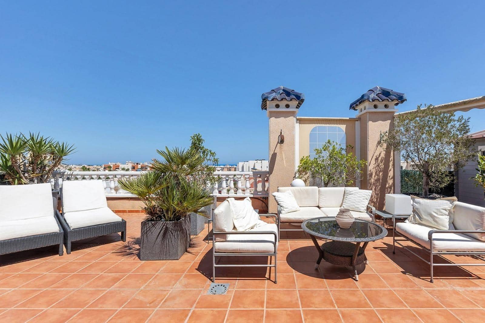 2 slaapkamer Penthouse te koop in Orihuela Costa met zwembad garage - € 299.900 (Ref: 9240253)
