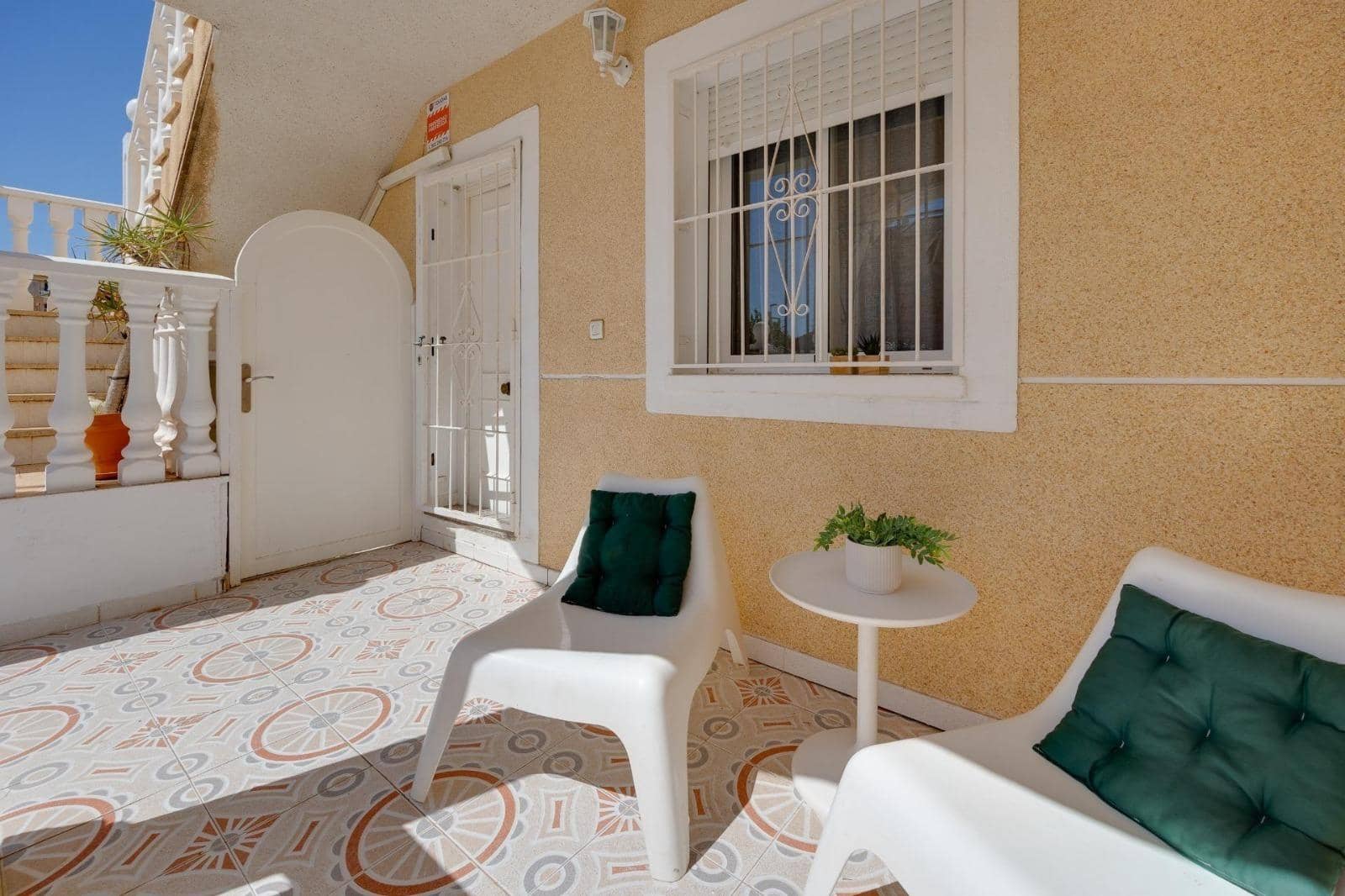 2 soverom Bungalow til salgs i Torrevieja med svømmebasseng - € 159 000 (Ref: 9240254)