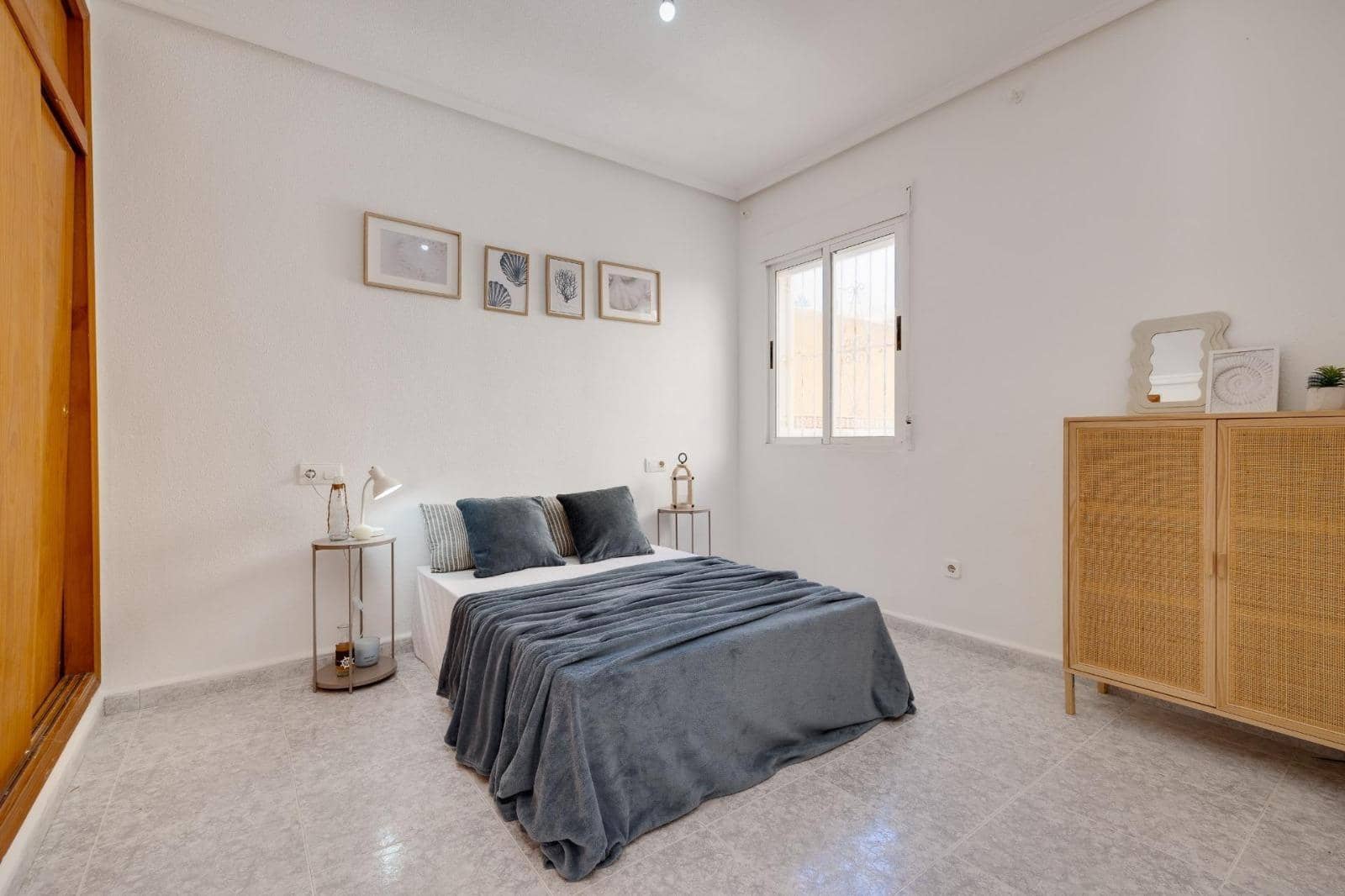 2 soverom Bungalow til salgs i Torrevieja med svømmebasseng - € 159 000 (Ref: 9240254)