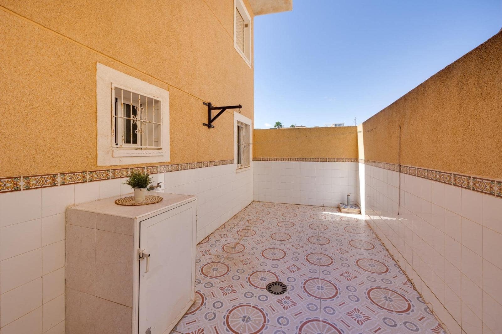 2 soverom Bungalow til salgs i Torrevieja med svømmebasseng - € 159 000 (Ref: 9240254)