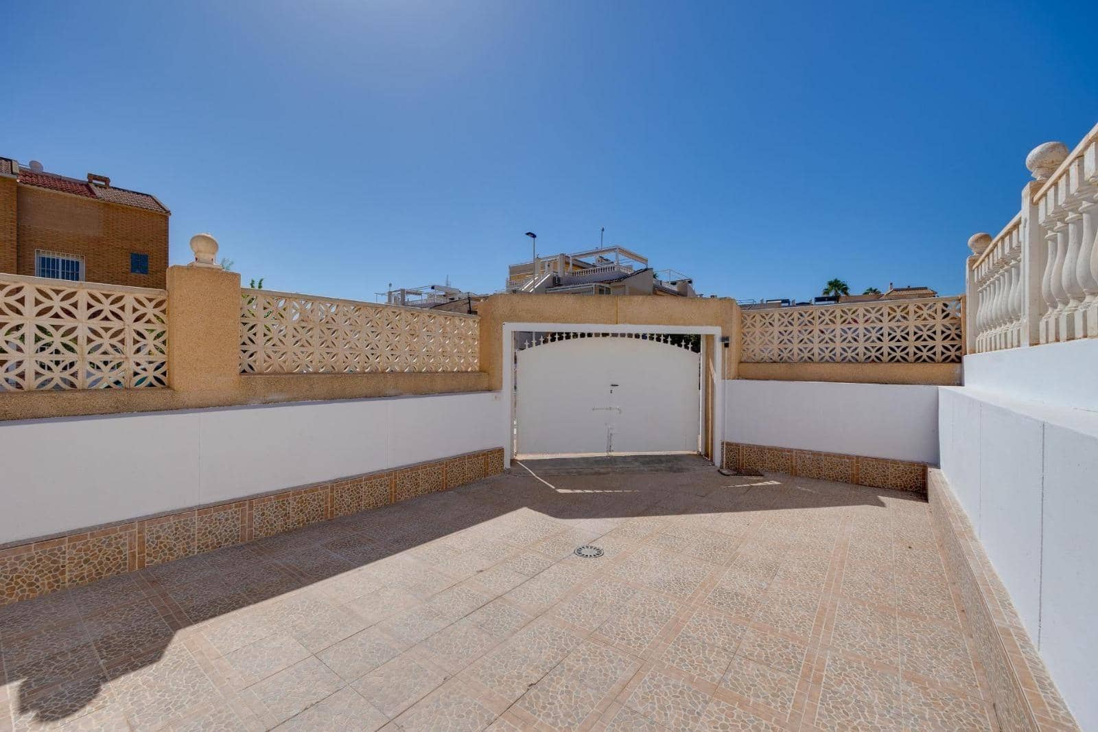 2 soverom Bungalow til salgs i Torrevieja med svømmebasseng - € 159 000 (Ref: 9240254)