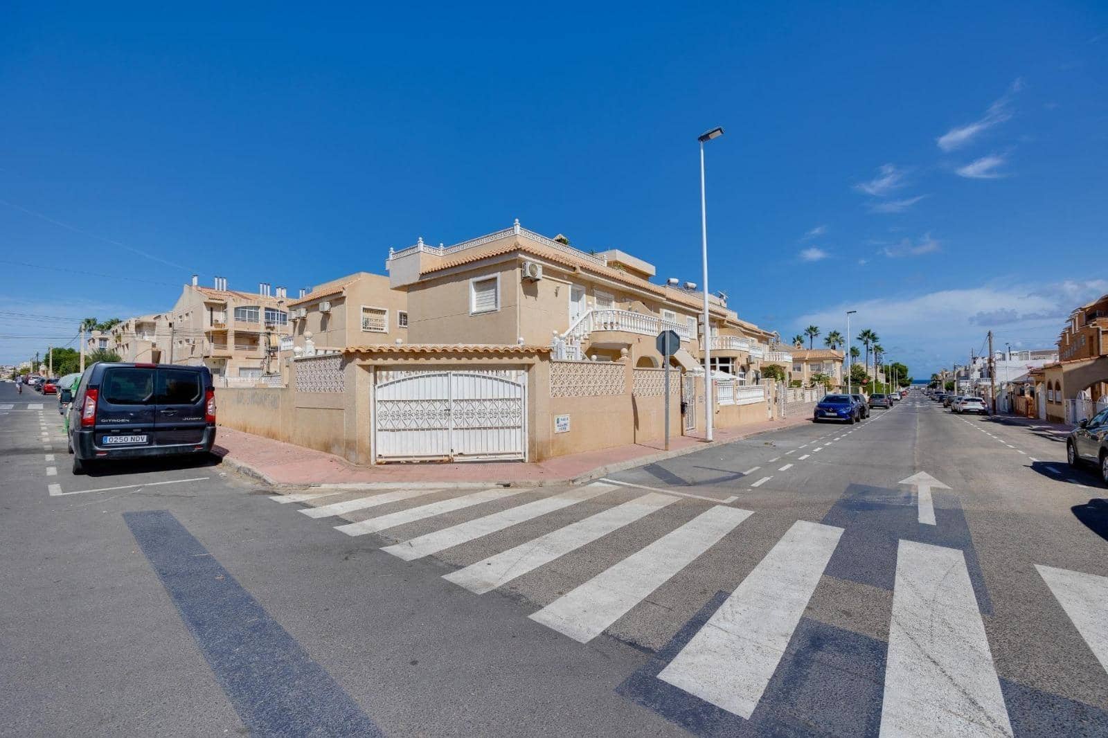 2 soverom Bungalow til salgs i Torrevieja med svømmebasseng - € 159 000 (Ref: 9240254)