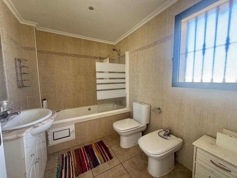 3 chambre Villa/Maison à vendre à Filipinas avec piscine garage - 354 995 € (Ref: 9262802)