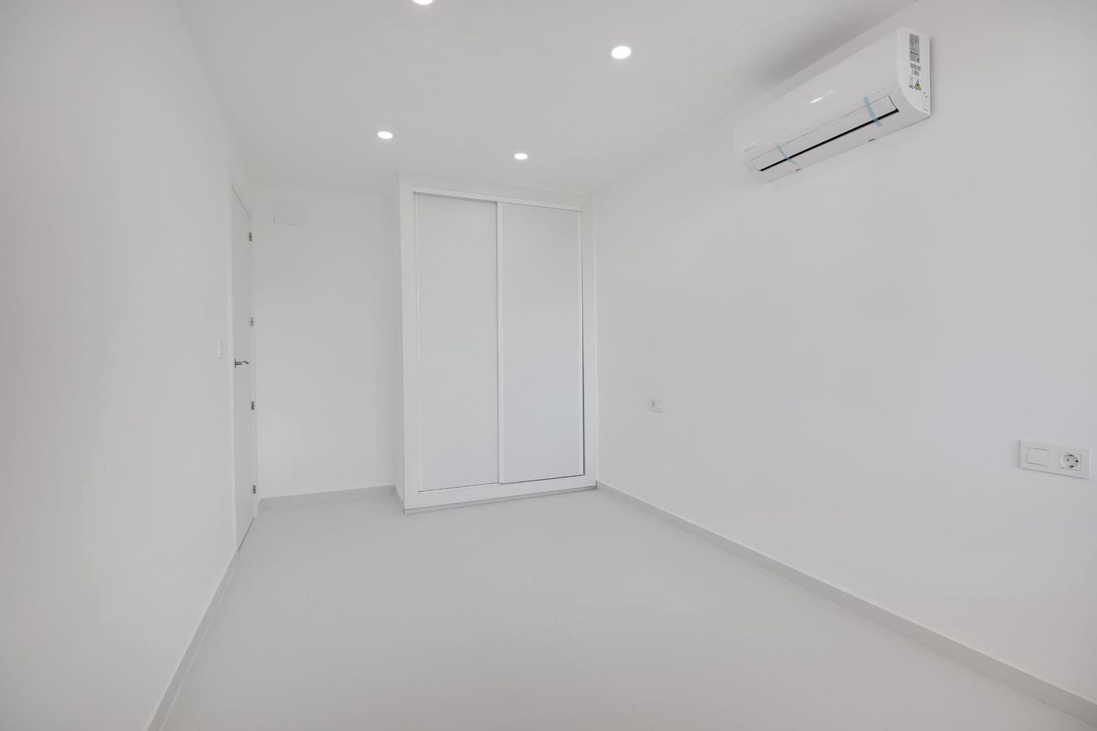 3 soveværelse Lejlighed til salg i Torrevieja - € 255.000 (Ref: 9301224)