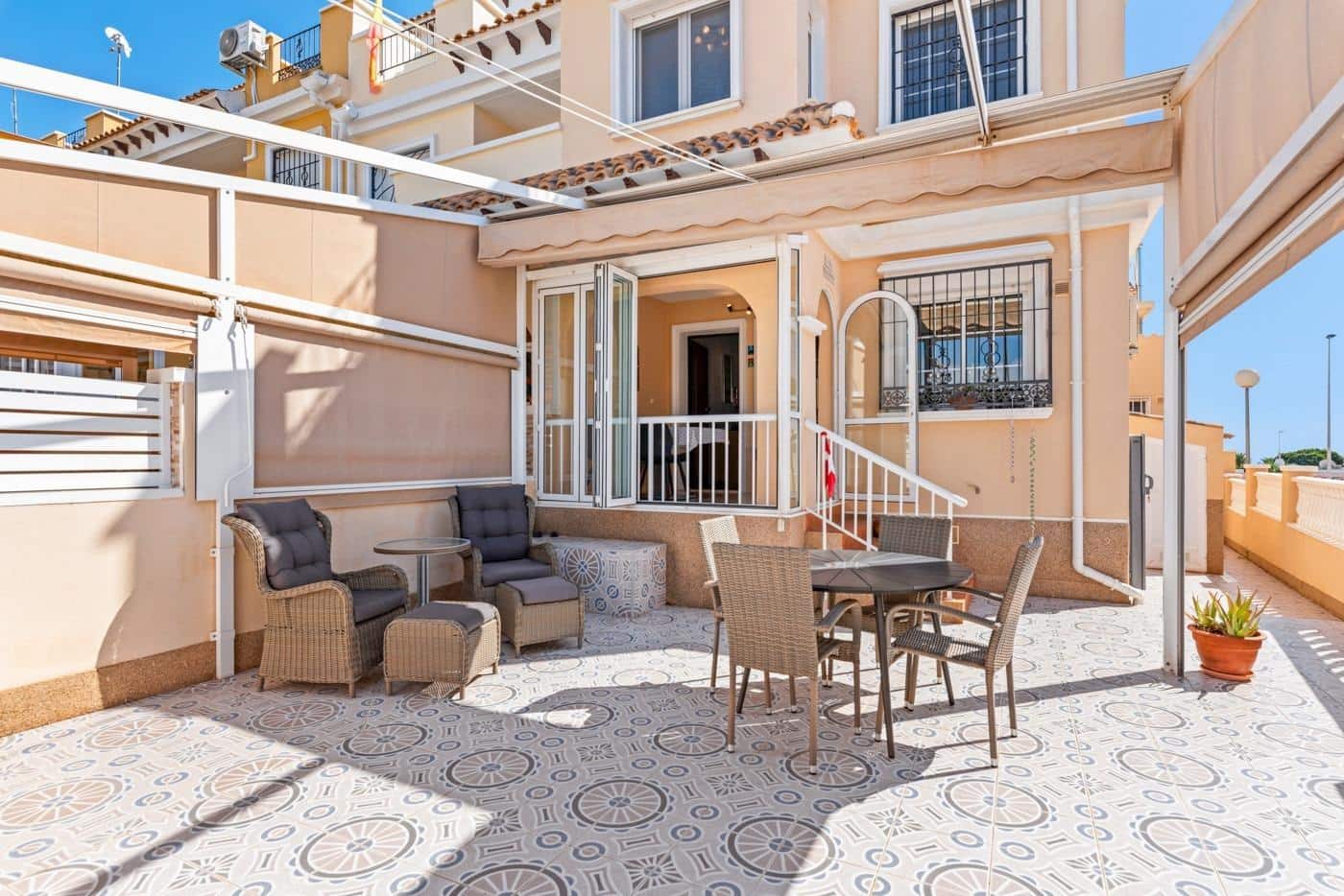 3 sovrum Radhus till salu i Aguas Nuevas med pool - 259 000 € (Ref: 9308693)