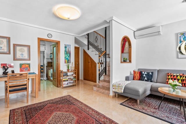 3 quarto Moradia em Banda para venda em Aguas Nuevas, Torrevieja com piscina - 259 000 € (Ref: 9308693)