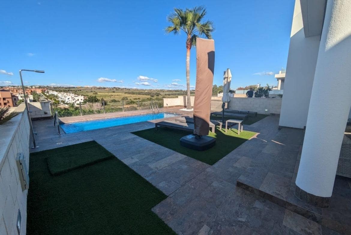 3 sovrum Villa till salu i Orihuela Costa med pool - 469 000 € (Ref: 9312755)