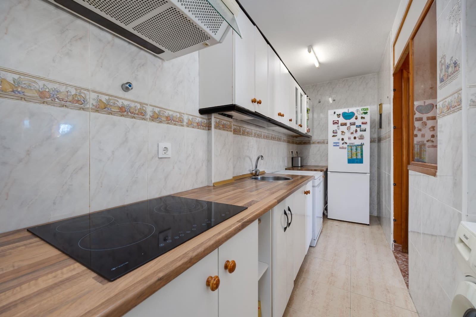 4 bedroom Villa for sale in Torrevieja with pool - € 235,000 (Ref: 9324296)