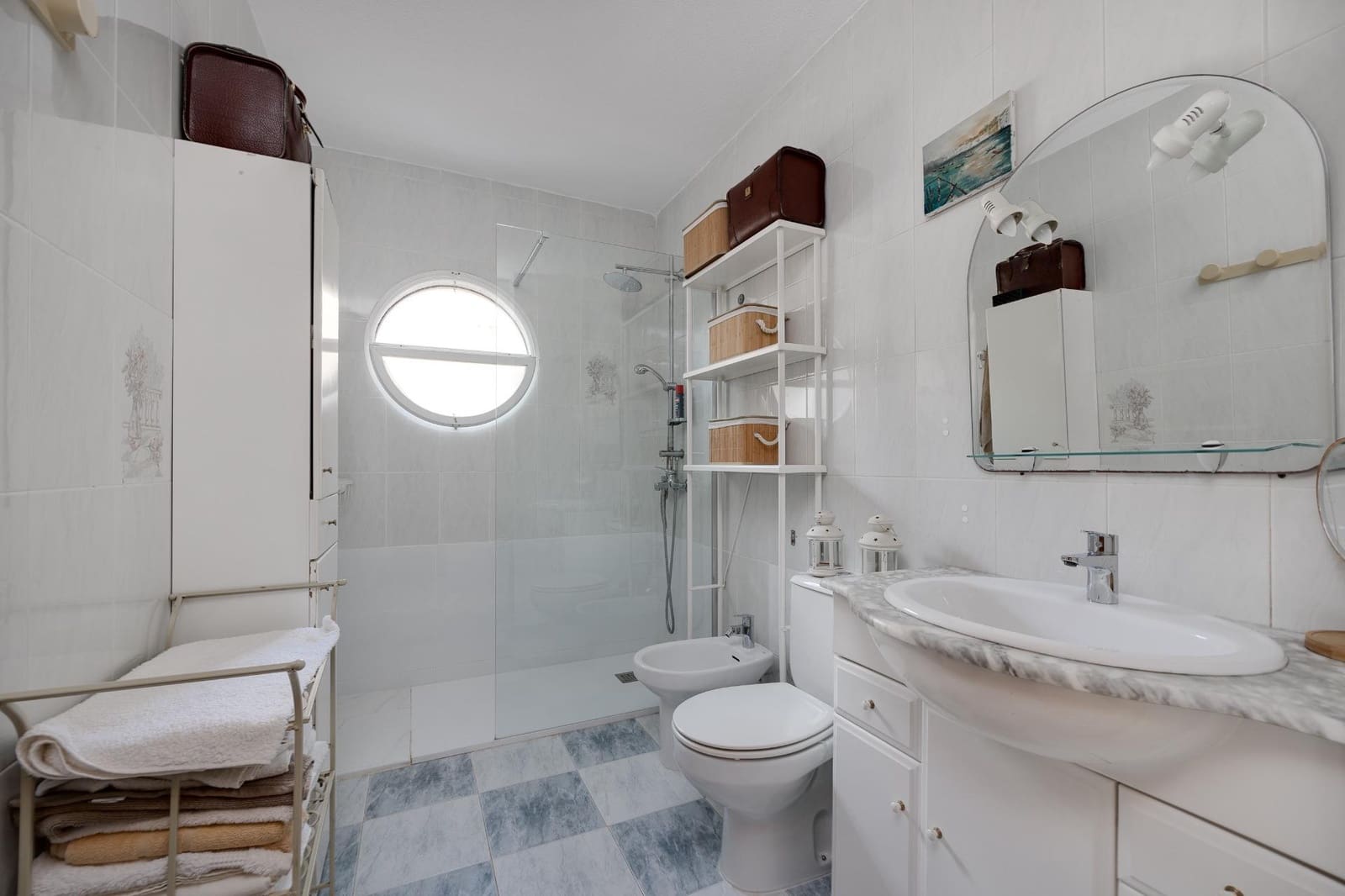 4 bedroom Villa for sale in Torrevieja with pool - € 235,000 (Ref: 9324296)