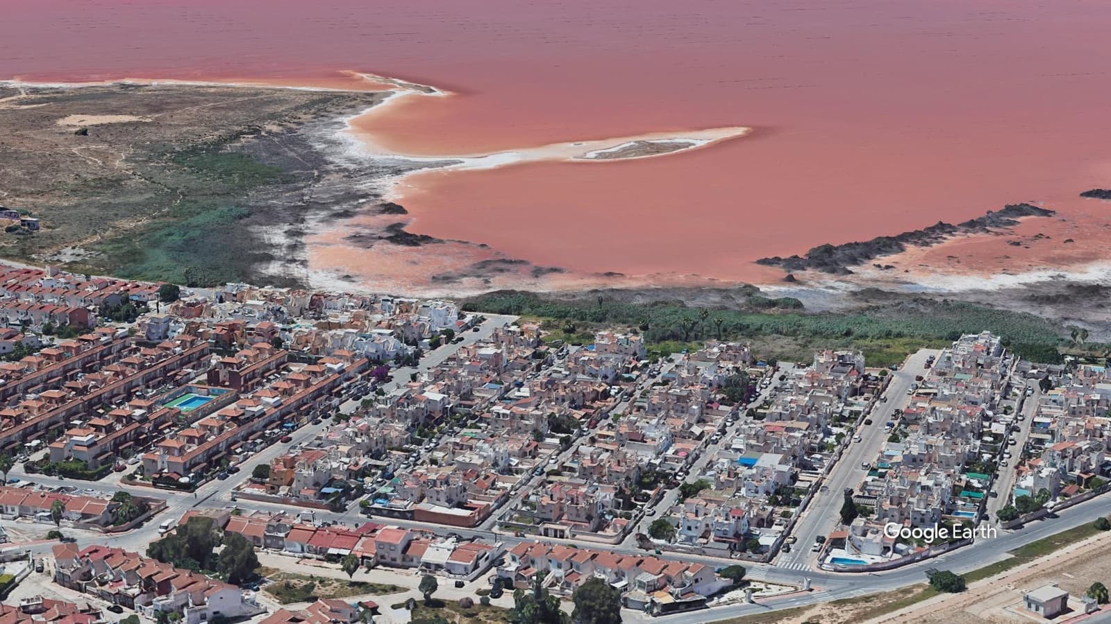 4 bedroom Villa for sale in Torrevieja with pool - € 235,000 (Ref: 9324296)