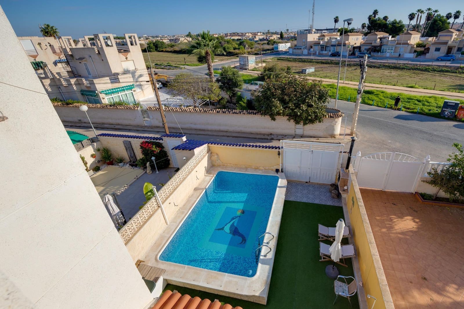 4 bedroom Villa for sale in Torrevieja with pool - € 235,000 (Ref: 9324296)