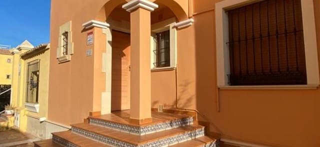 3 slaapkamer Rijtjeshuis te koop in Algorfa met zwembad - € 210.000 (Ref: 9338479)