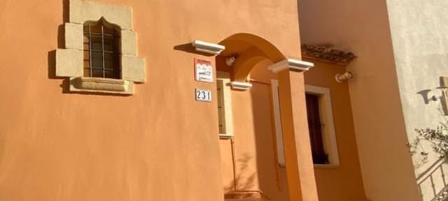 3 slaapkamer Rijtjeshuis te koop in Algorfa met zwembad - € 210.000 (Ref: 9338479)