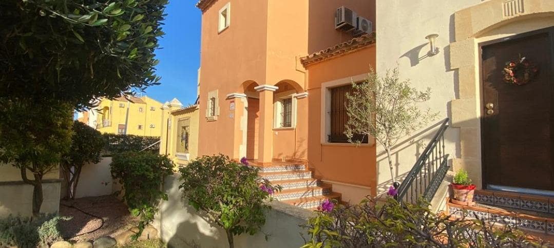 3 soverom Rekkehus til salgs i Algorfa med svømmebasseng - € 210 000 (Ref: 9338479)