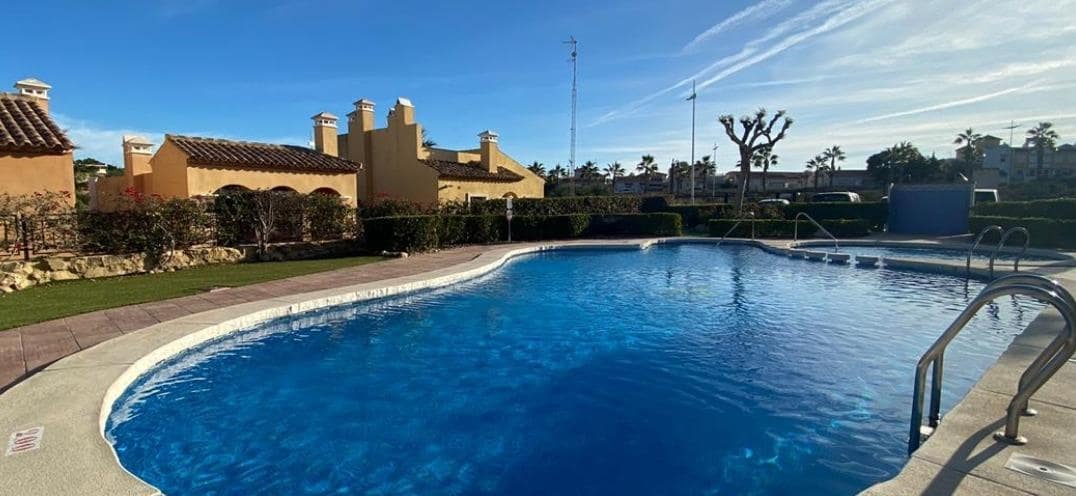 3 soverom Rekkehus til salgs i Algorfa med svømmebasseng - € 210 000 (Ref: 9338479)