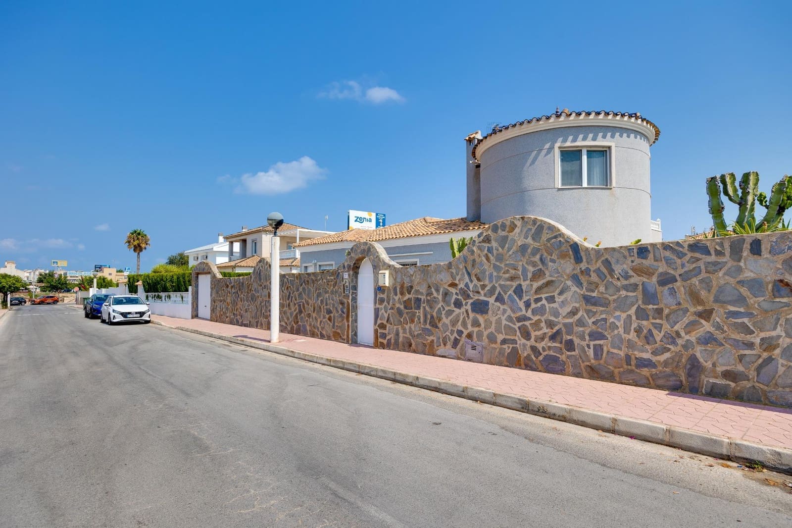 4 soveværelse Villa til salg i La Regia med swimmingpool garage - € 725.000 (Ref: 9362530)