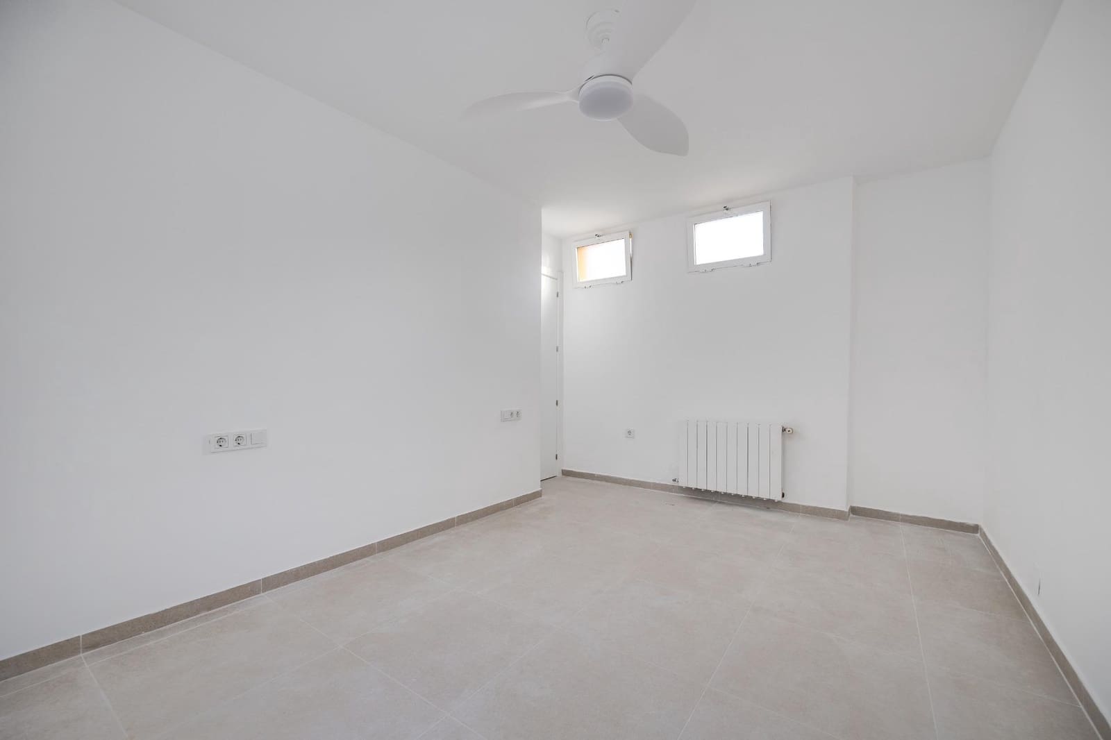 4 chambre Villa/Maison à vendre à Playa Flamenca avec garage - 345 000 € (Ref: 9382735)