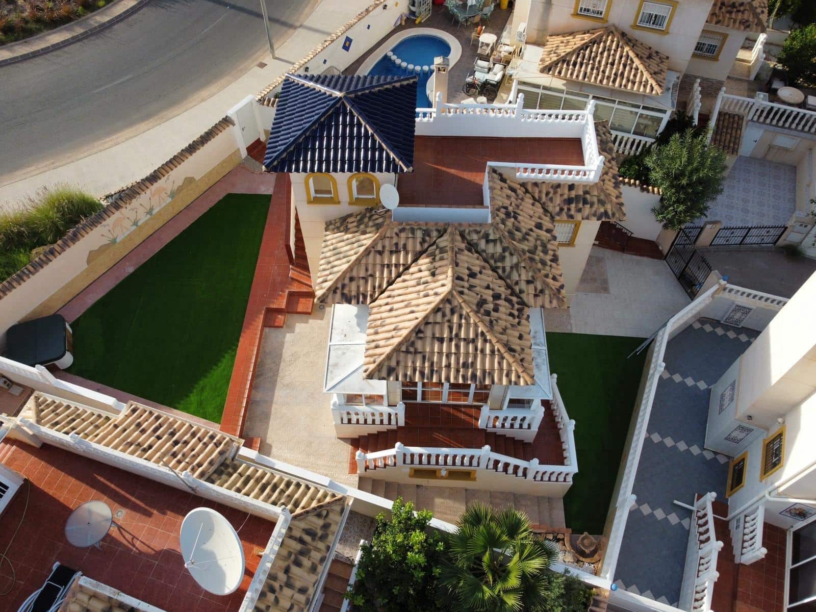 4 chambre Villa/Maison à vendre à Playa Flamenca avec garage - 345 000 € (Ref: 9382735)