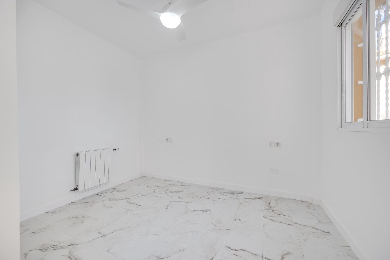 4 chambre Villa/Maison à vendre à Playa Flamenca avec garage - 345 000 € (Ref: 9382735)