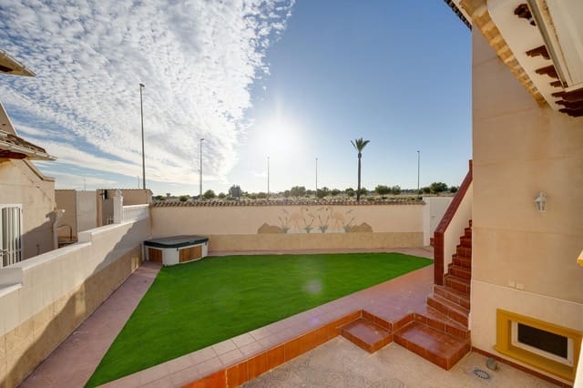 4 sovrum Villa till salu i Playa Flamenca, Orihuela med garage - 345 000 € (Ref: 9382735)