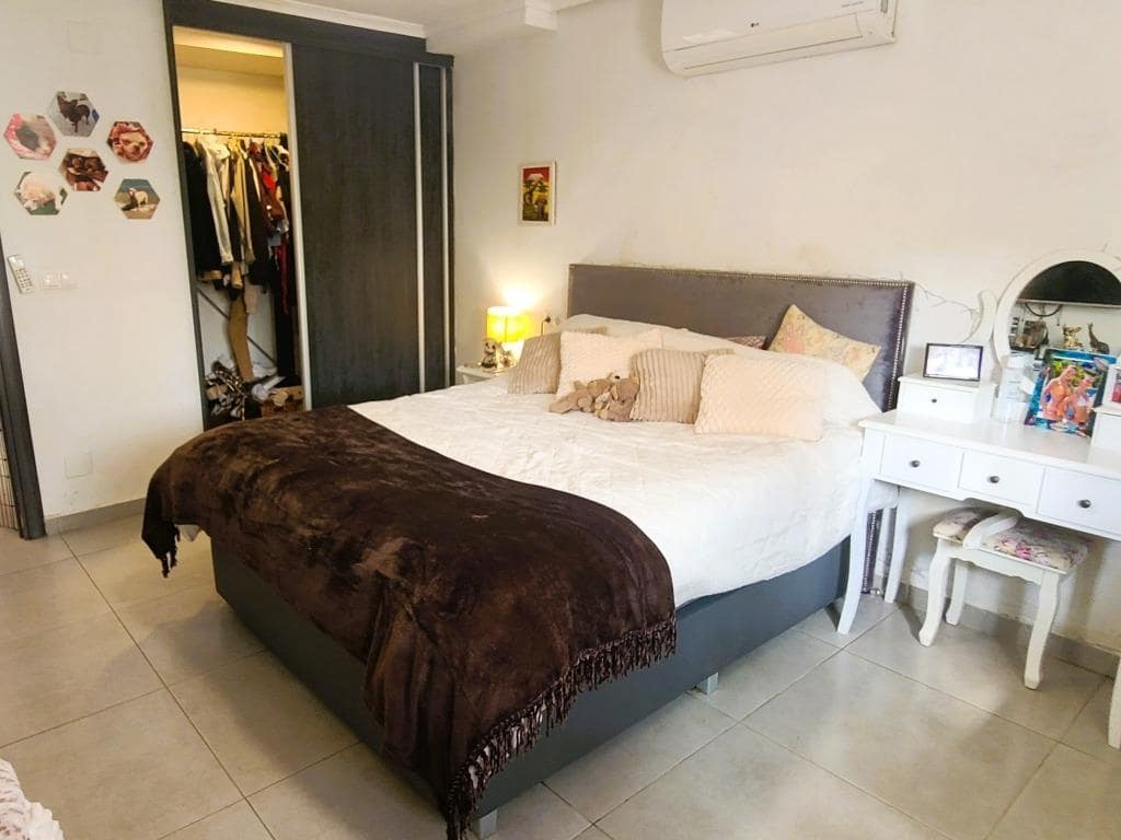 4 soverom Kjedet enebolig til salgs i Orihuela Costa med svømmebasseng - € 385 000 (Ref: 9388351)