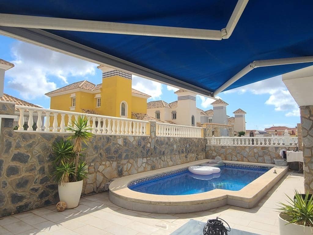 4 soverom Kjedet enebolig til salgs i Orihuela Costa med svømmebasseng - € 385 000 (Ref: 9388351)