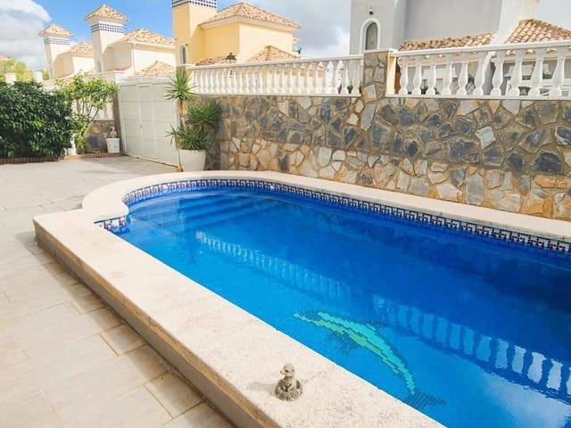4 soverom Kjedet enebolig til salgs i Villamartín - Las Filipinas, Orihuela med svømmebasseng - € 385 000 (Ref: 9388351)
