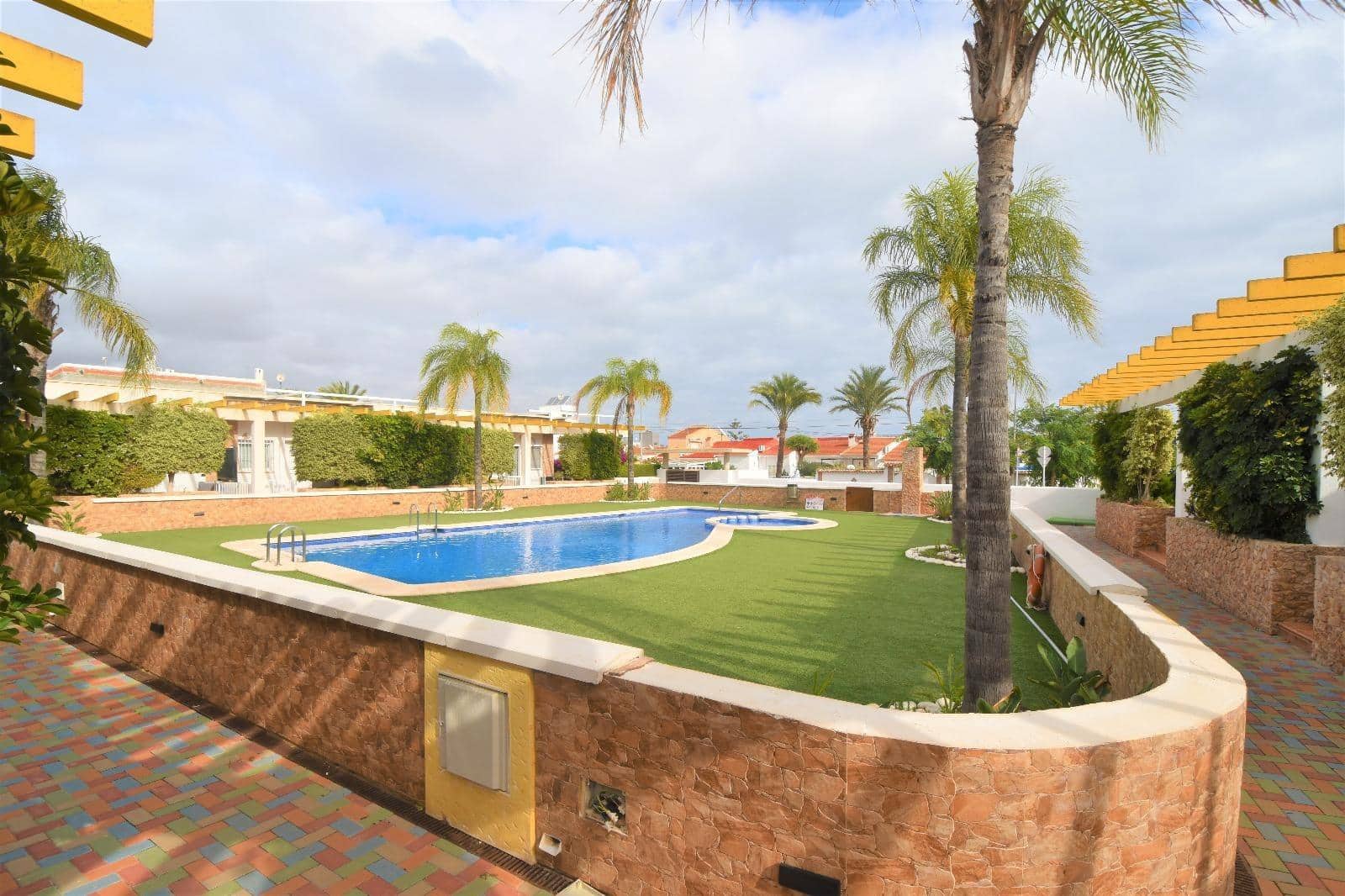 2 sovrum Lägenhet till salu i Pilar de la Horadada med pool - 188 000 € (Ref: 9398682)