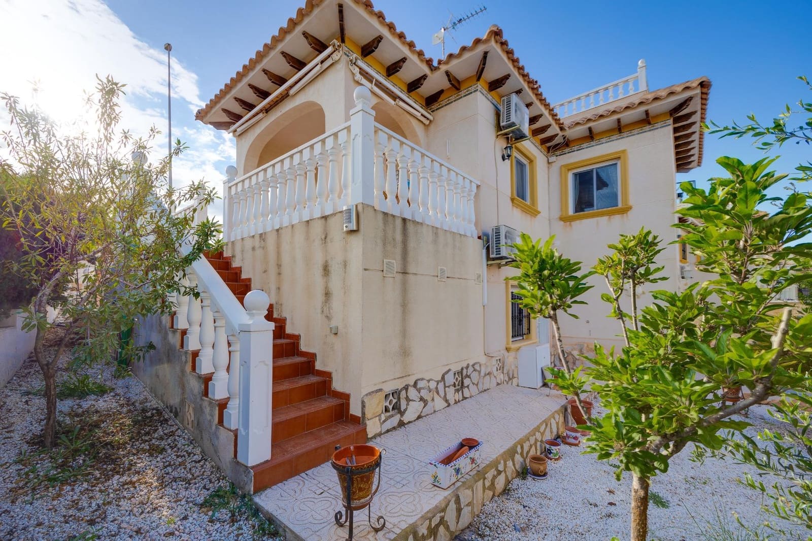 Chalet de 4 habitaciones en Playa Flamenca en venta con piscina garaje - 299.990 € (Ref: 9401937)