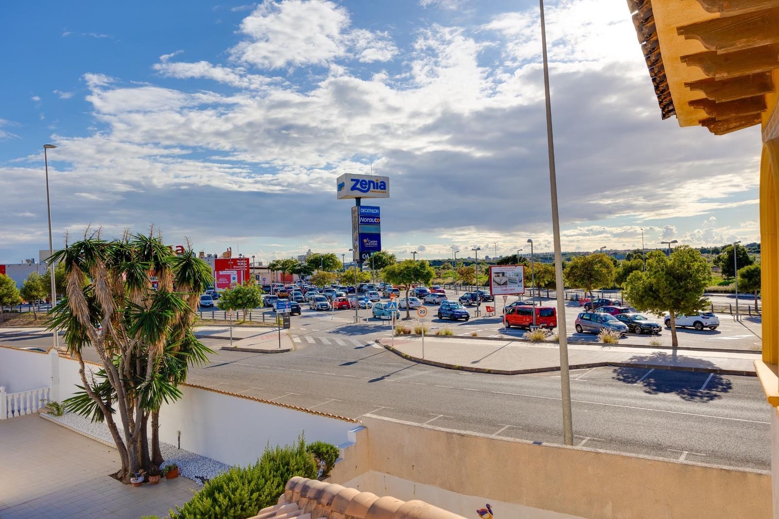 Chalet de 4 habitaciones en Playa Flamenca en venta con piscina garaje - 299.990 € (Ref: 9401937)