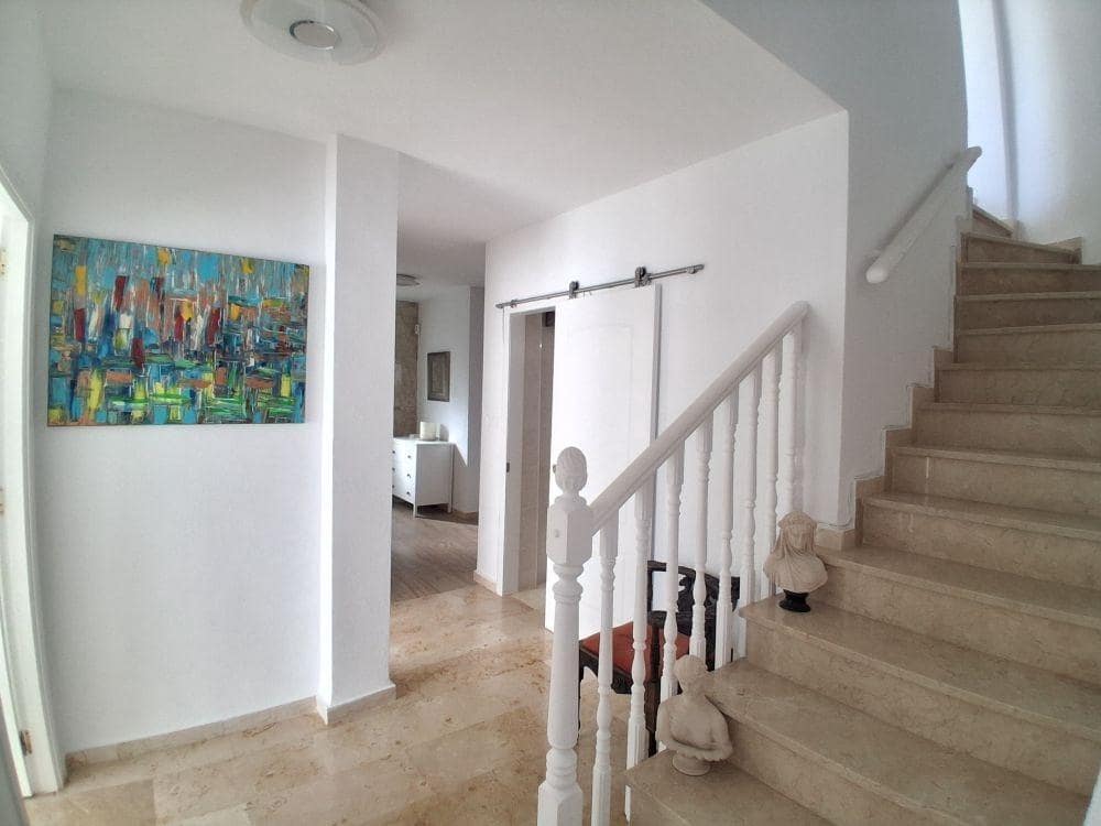 4 makuuhuone Huvila myytävänä paikassa Orihuela Costa mukana uima-altaan - 499 990 € (Ref: 9422303)