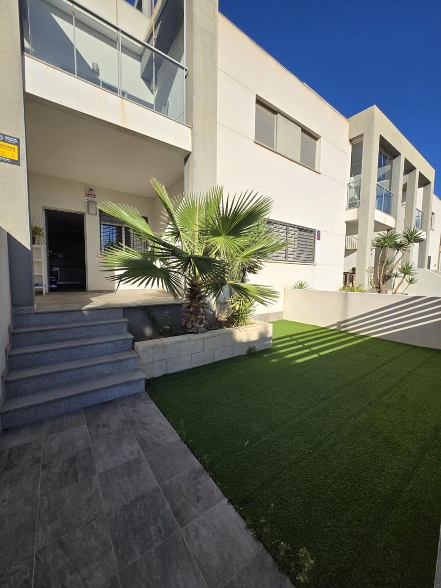 2 soverom Bungalow til salgs i Torrevieja med svømmebasseng - € 197 000 (Ref: 9424428)