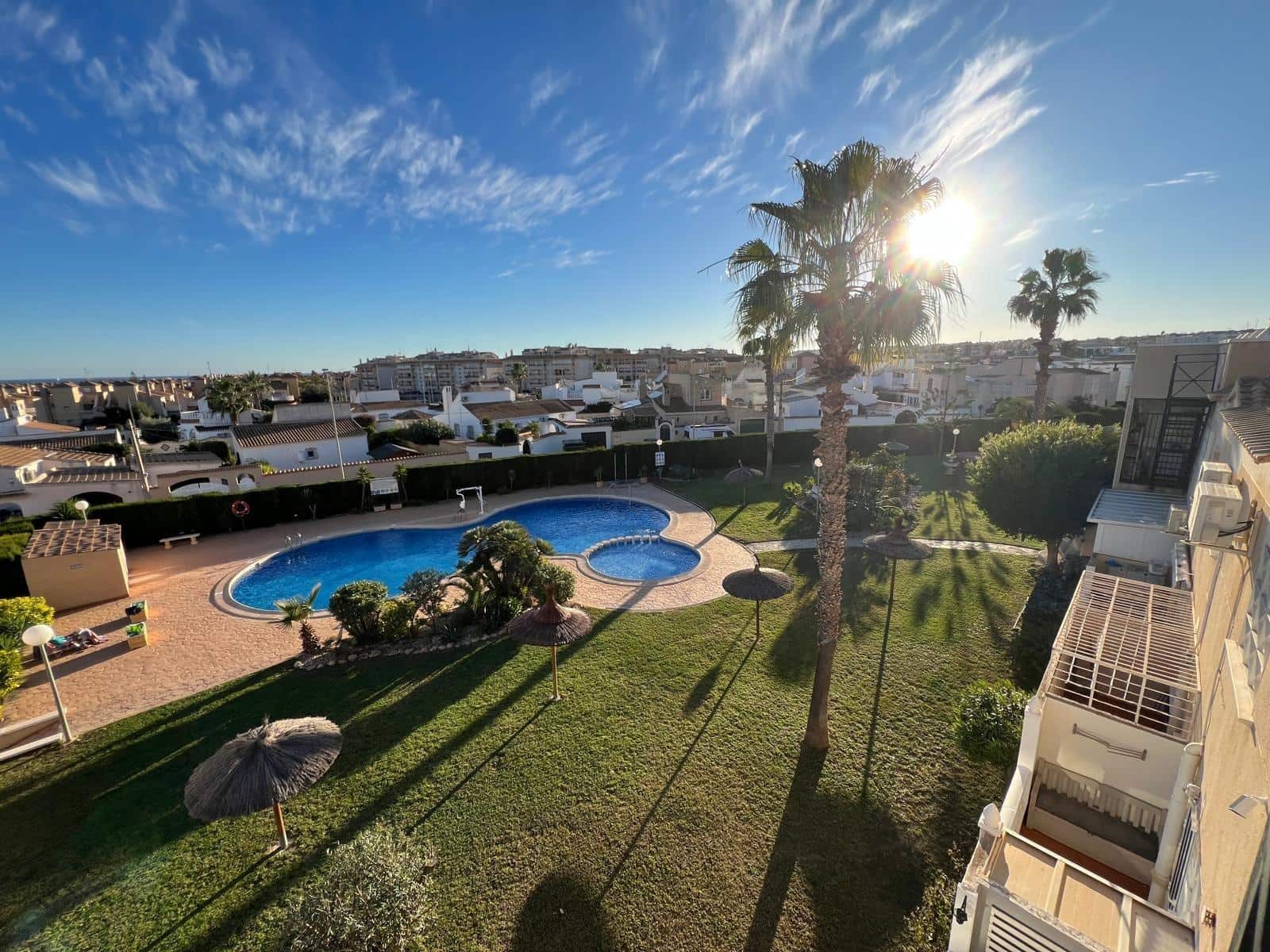 2 sovrum Takvåning till salu i Orihuela Costa med pool - 149 995 € (Ref: 9427443)