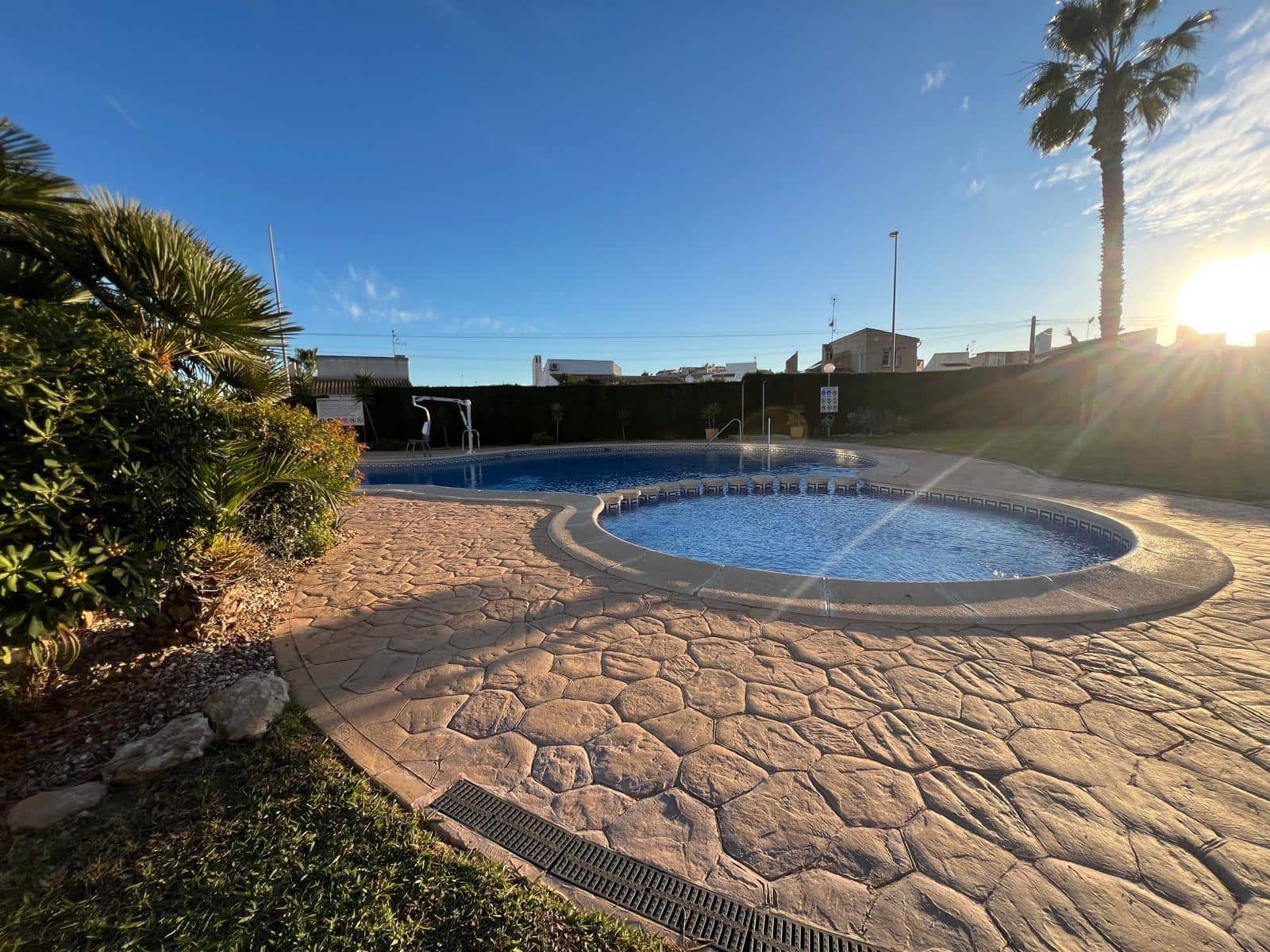 2 sovrum Takvåning till salu i Orihuela Costa med pool - 149 995 € (Ref: 9427443)