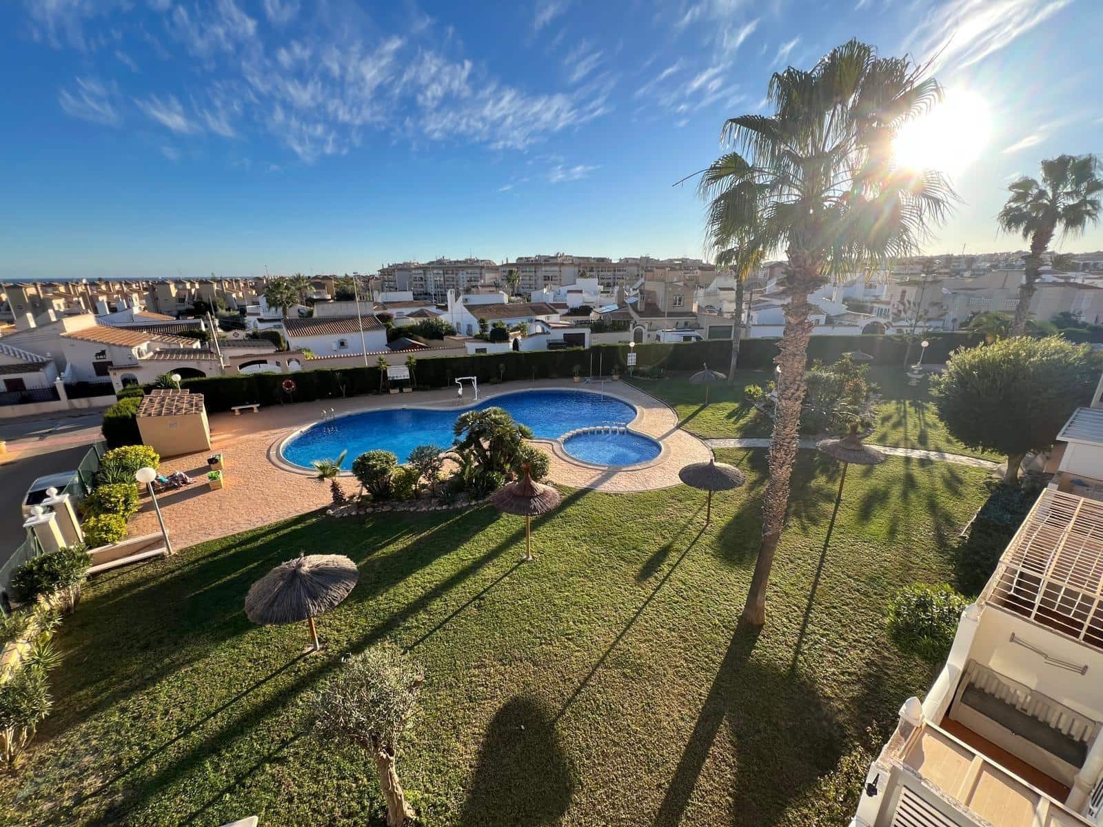 2 sovrum Takvåning till salu i Orihuela Costa med pool - 149 995 € (Ref: 9427443)
