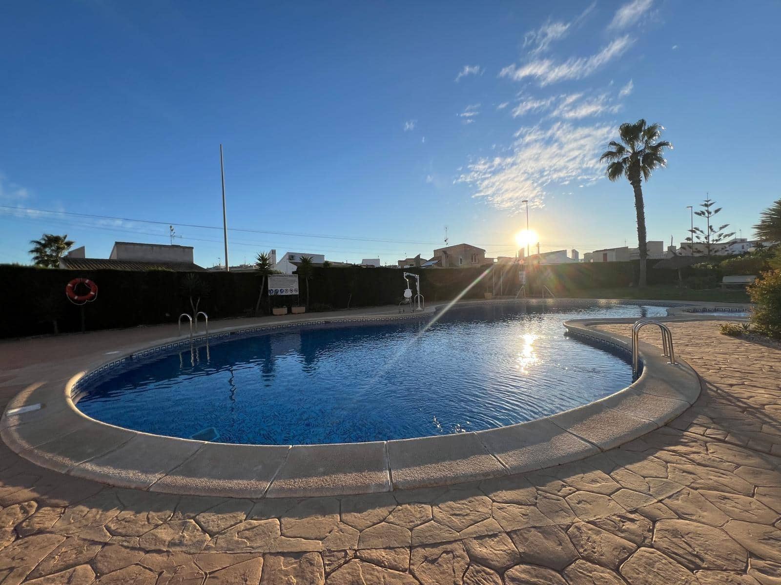 2 sovrum Takvåning till salu i Orihuela Costa med pool - 149 995 € (Ref: 9427443)