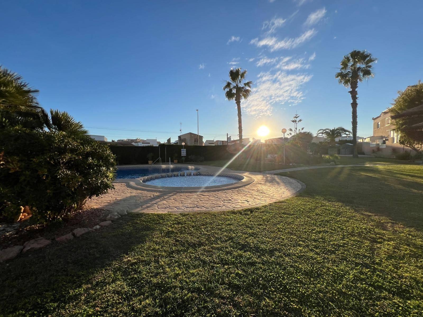 2 sovrum Takvåning till salu i Orihuela Costa med pool - 149 995 € (Ref: 9427443)