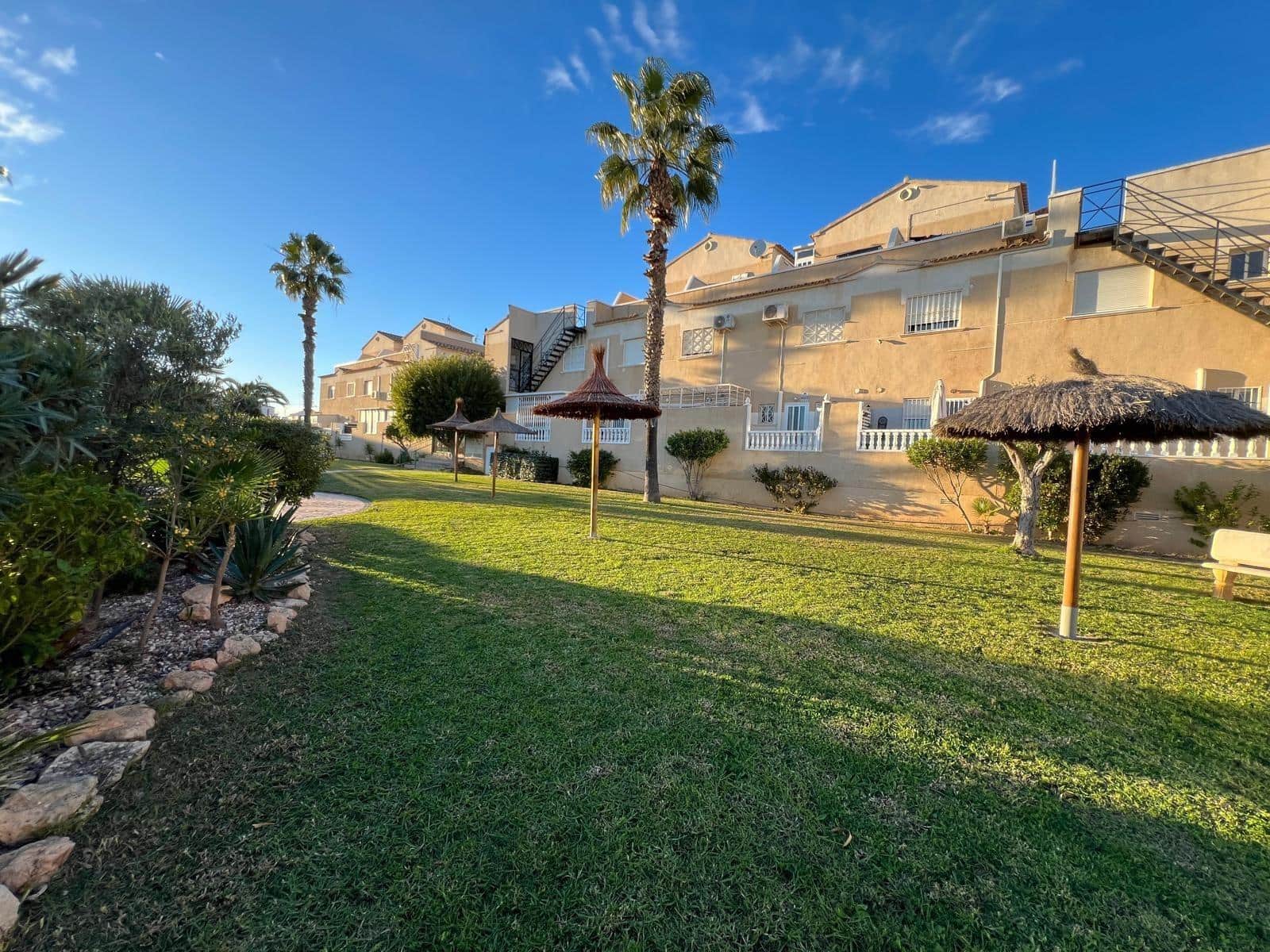 2 sovrum Takvåning till salu i Orihuela Costa med pool - 149 995 € (Ref: 9427443)