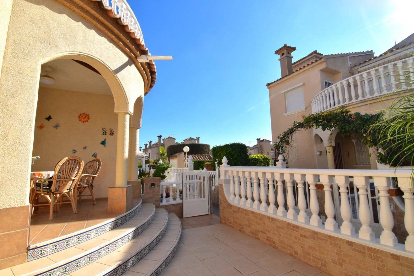 2 sovrum Villa till salu i Playa Flamenca med pool - 210 000 € (Ref: 9437618)