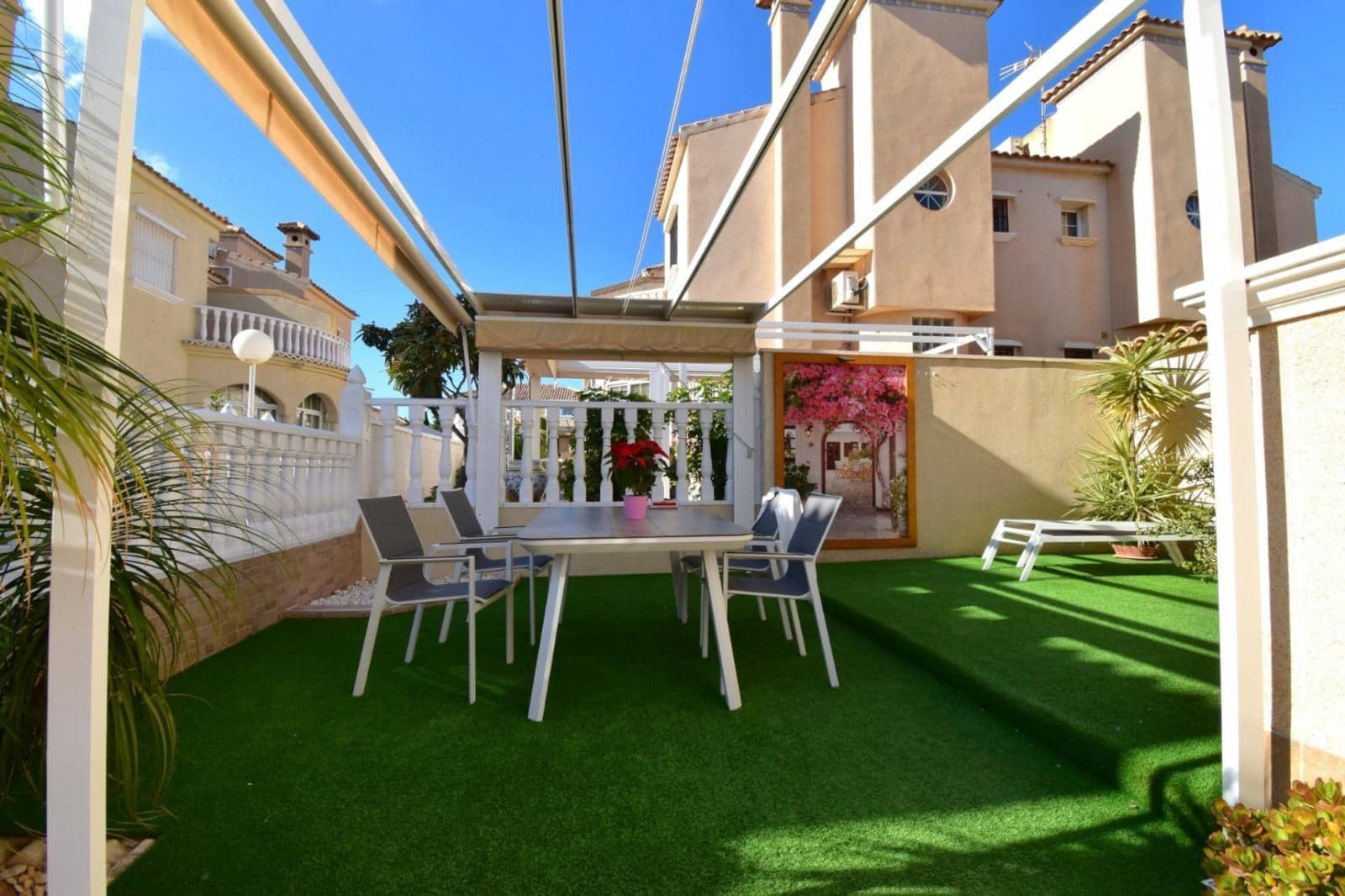 2 sovrum Villa till salu i Playa Flamenca med pool - 210 000 € (Ref: 9437618)