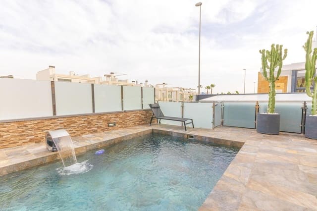 3 soverom Villa til salgs i Lomas de Cabo Roig - Los Dolses, Orihuela med svømmebasseng garasje - € 575 000 (Ref: 9437621)