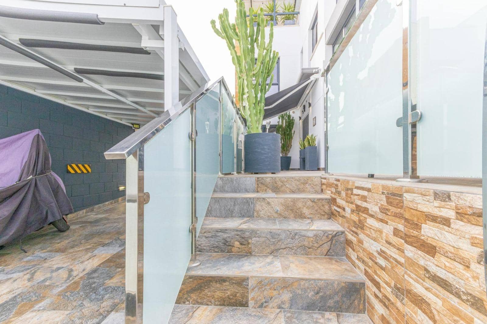 3 slaapkamer Villa te koop in Orihuela Costa met zwembad garage - € 575.000 (Ref: 9437621)