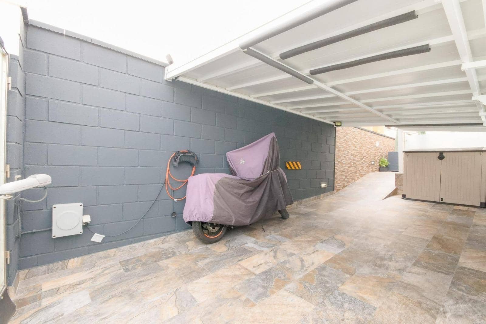 3 slaapkamer Villa te koop in Orihuela Costa met zwembad garage - € 575.000 (Ref: 9437621)