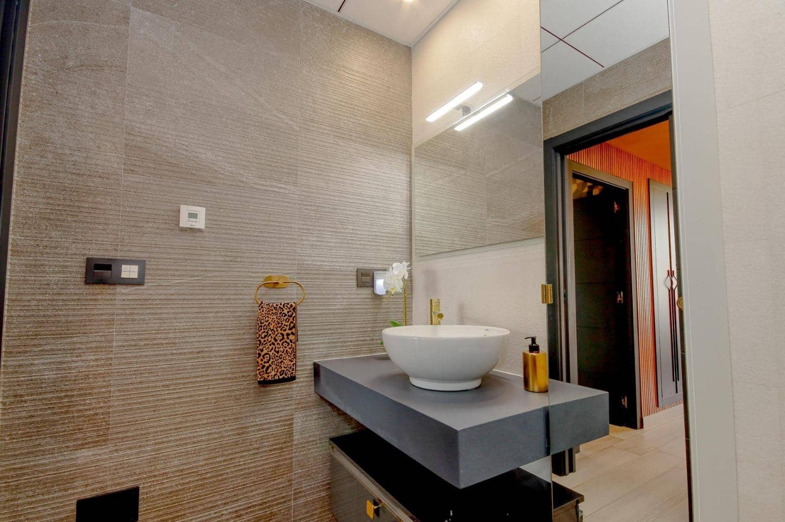 3 slaapkamer Villa te koop in Orihuela Costa met zwembad garage - € 575.000 (Ref: 9437621)