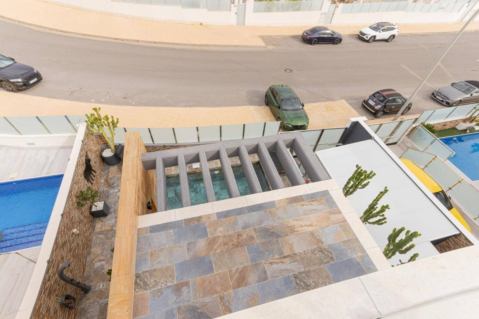 3 slaapkamer Villa te koop in Orihuela Costa met zwembad garage - € 575.000 (Ref: 9437621)