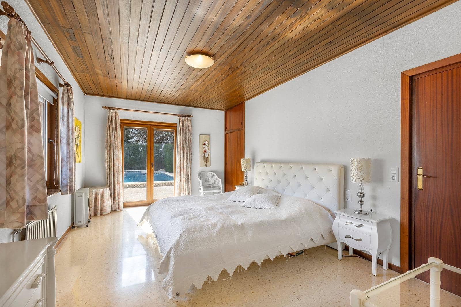 5 soverom Villa til salgs i Villamartin med svømmebasseng garasje - € 670 000 (Ref: 9450454)