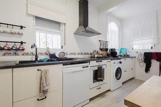 6 soverom Villa til salgs i La Siesta, Torrevieja med svømmebasseng garasje - € 449 000 (Ref: 9450455)