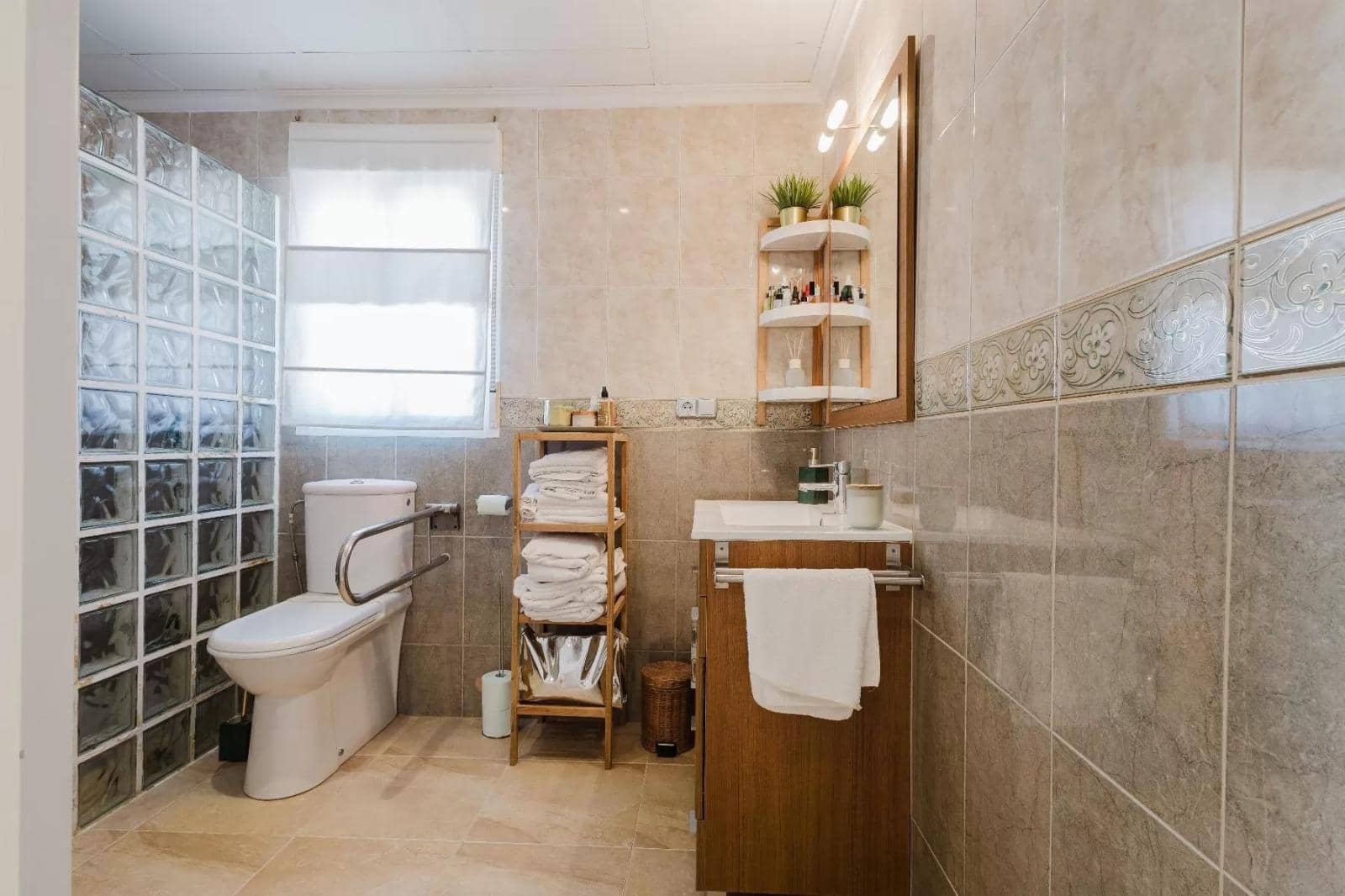 6 soveværelse Villa til salg i La Siesta med swimmingpool garage - € 449.000 (Ref: 9450455)